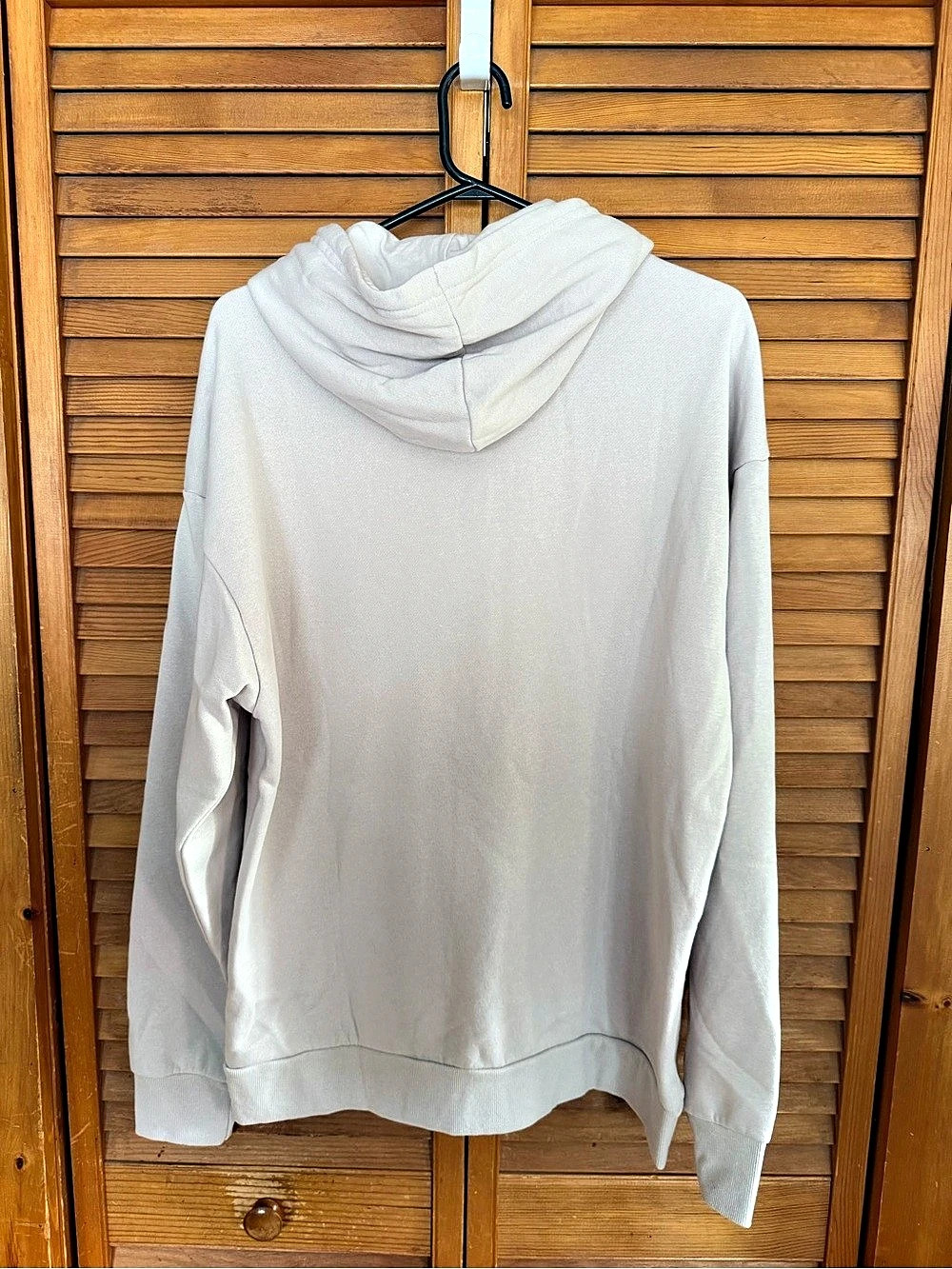 Hello Kitty Aeropostale Graphic Hoodie Medium Gray & Red Like New - Picture 4 of 4